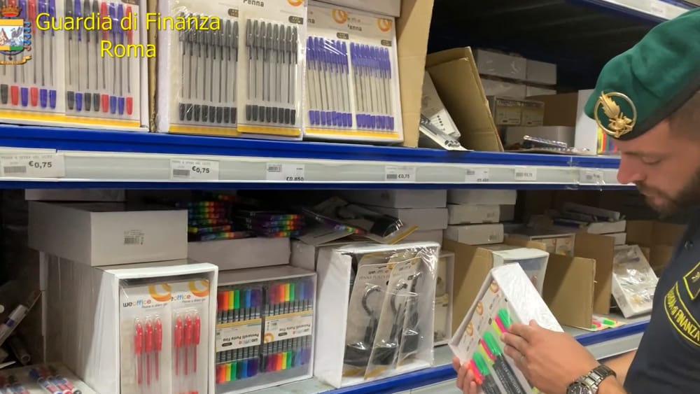 Sequestrati 23 milioni di articoli da cancelleria in quanto “pericolosi”