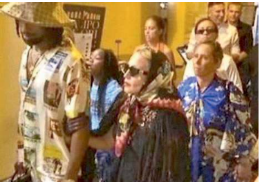 Madonna a Terracina tra teatro, cruditè e il bicchiere vuoto