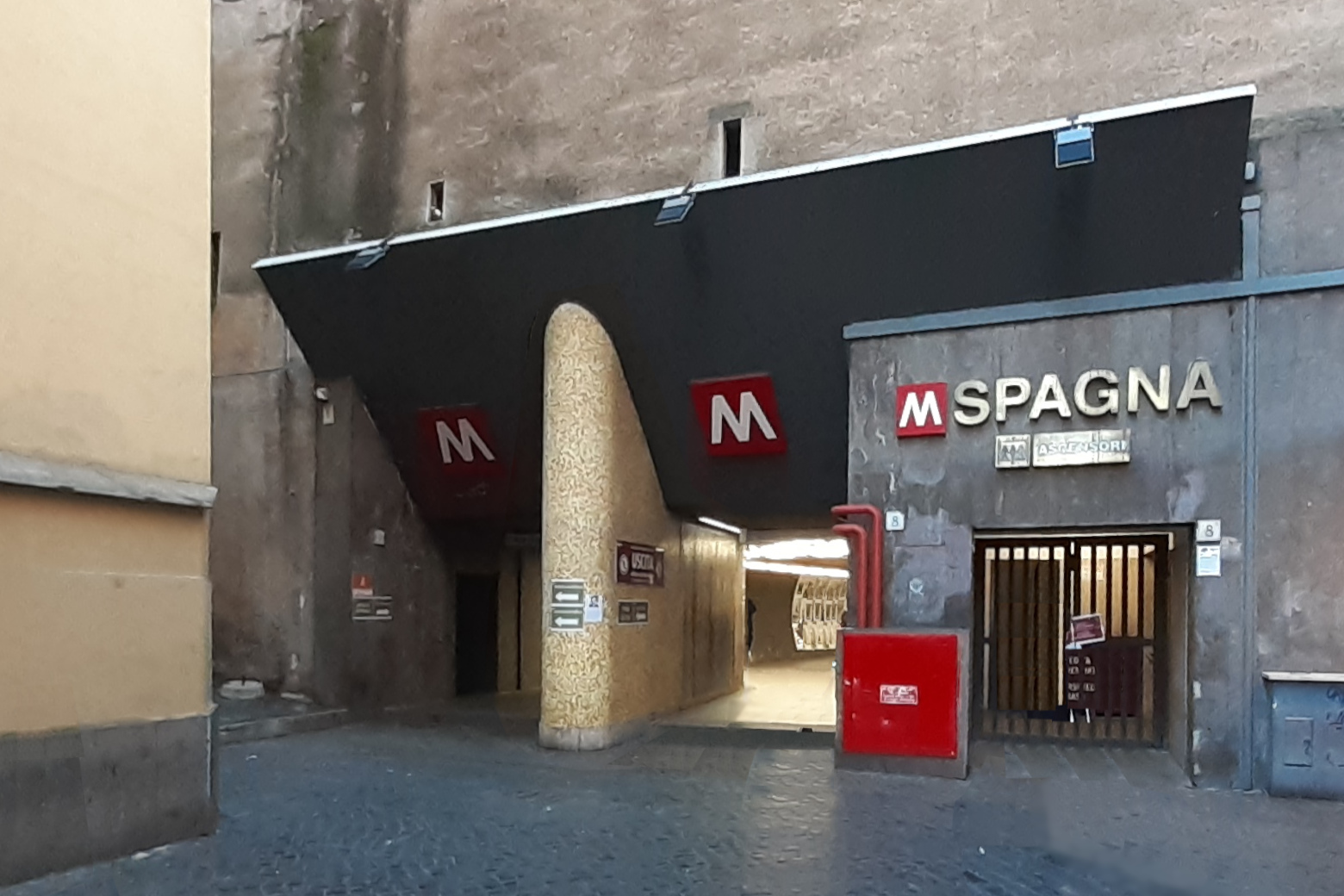 Metro Spagna: si va verso la riapertura completa