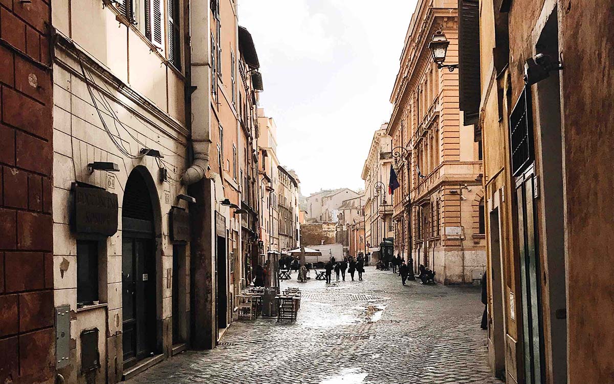 Roma blinda i siti ebraici: scatta l’allerta sicurezza dopo l’attentato negli USA