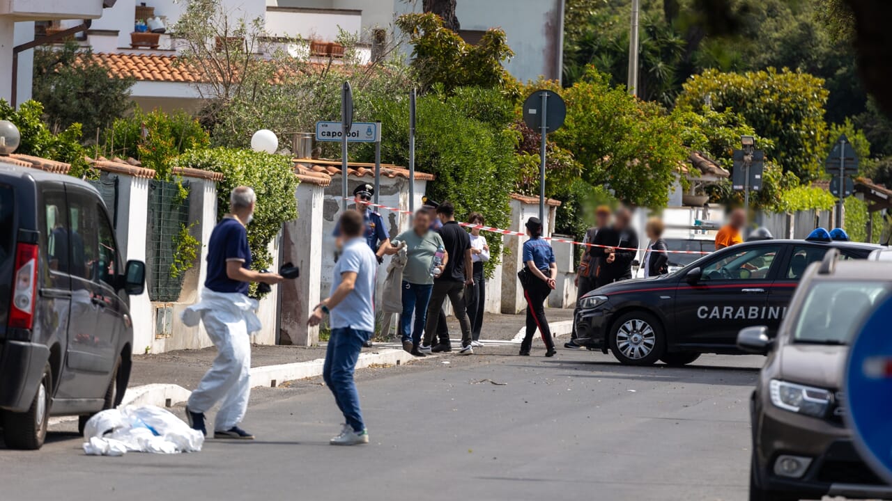 Omicidio di Fregene, tracce di sangue nella stanza della nuora della vittima