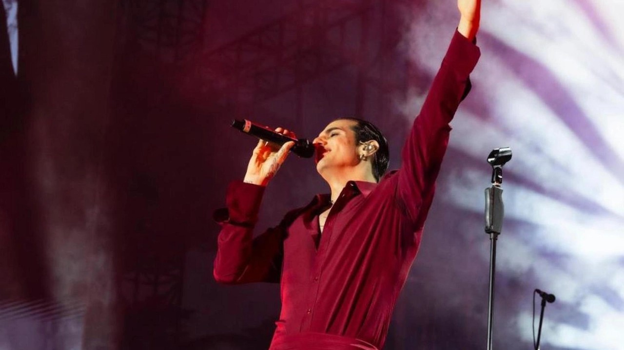 Achille Lauro incanta al Circo Massimo e annuncia il live all’Olimpico nel 2026