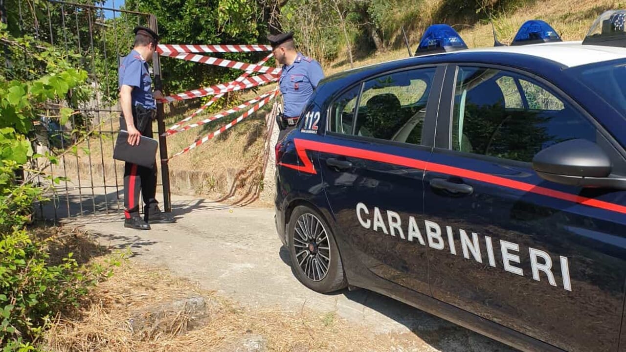 Giallo ad Arpino: 41enne muore davanti alla porta di casa del fratello