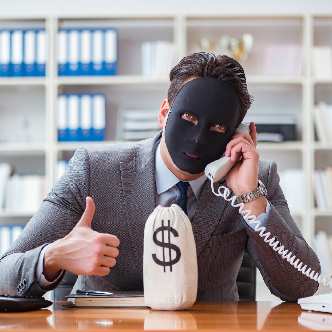 Scoperto dai Carabinieri un call-center criminale: arrestata una 39enne