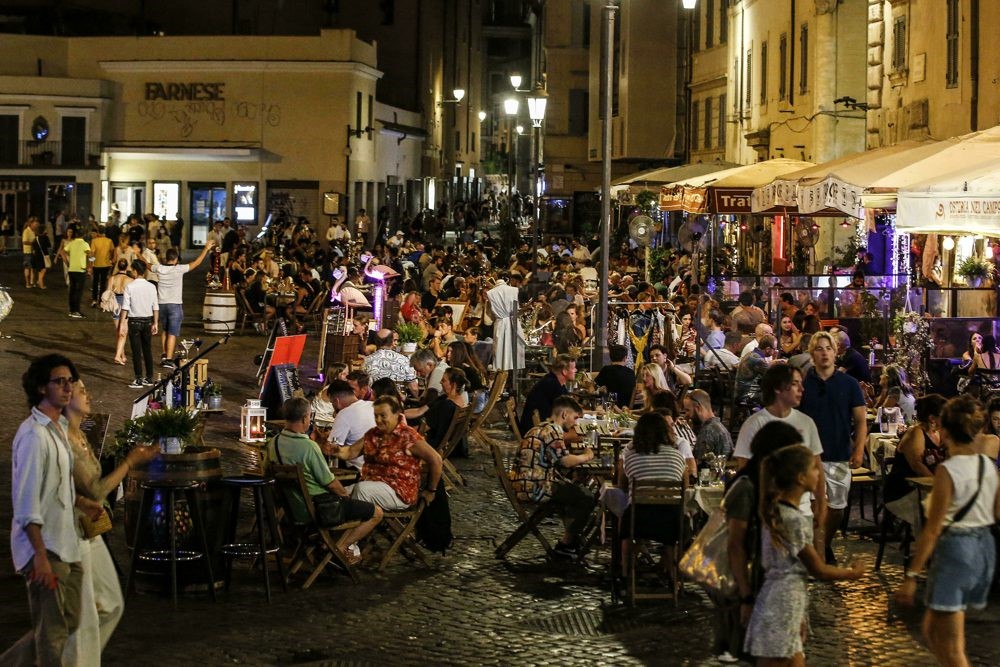 Movida molesta, 150 sanzioni solo nell’ultimo weekend di maggio