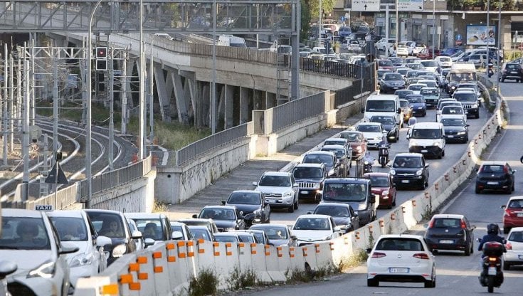 Roma, lavori alla sopraelevata della Tangenziale Est: traffico in tilt