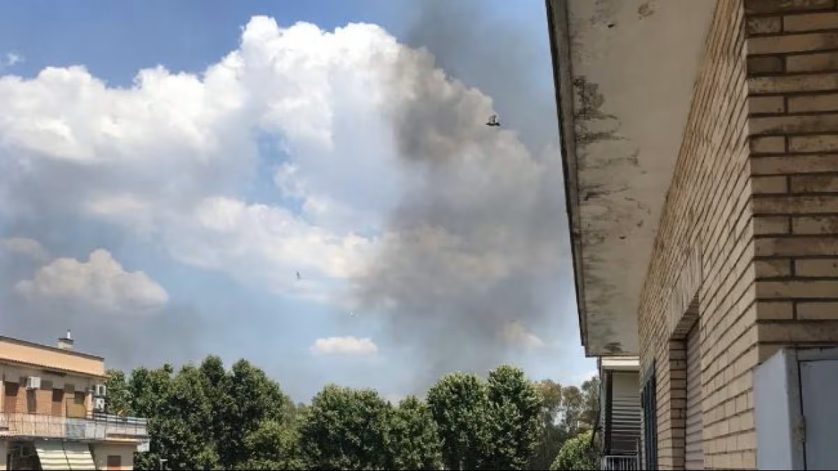 Centrocelle: un altro rogo. A fuoco la bombola di gas di un camper