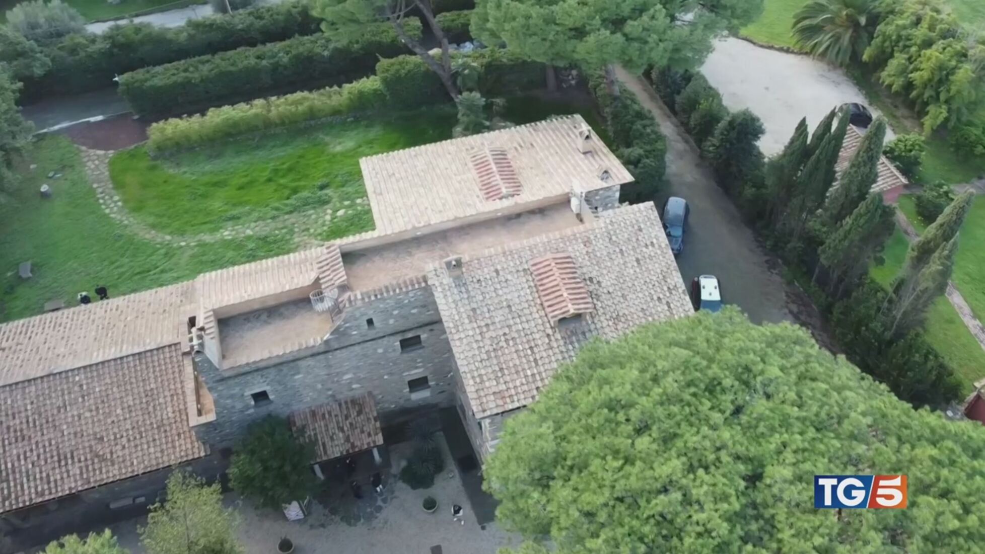 Colpo sull’Appia Antica: villa depredata dei cimeli di Domenico Modugno