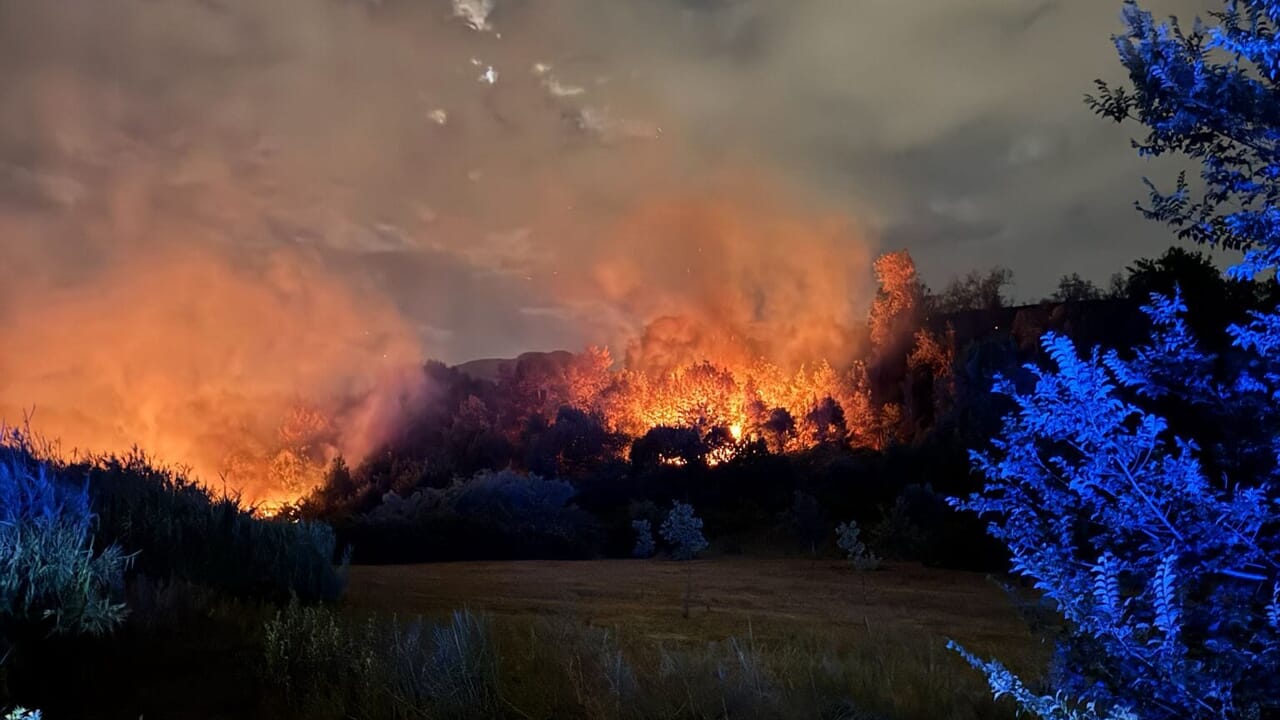 Un altro incendio nell’ex-baraccopoli alla Magliana, residenti esasperati
