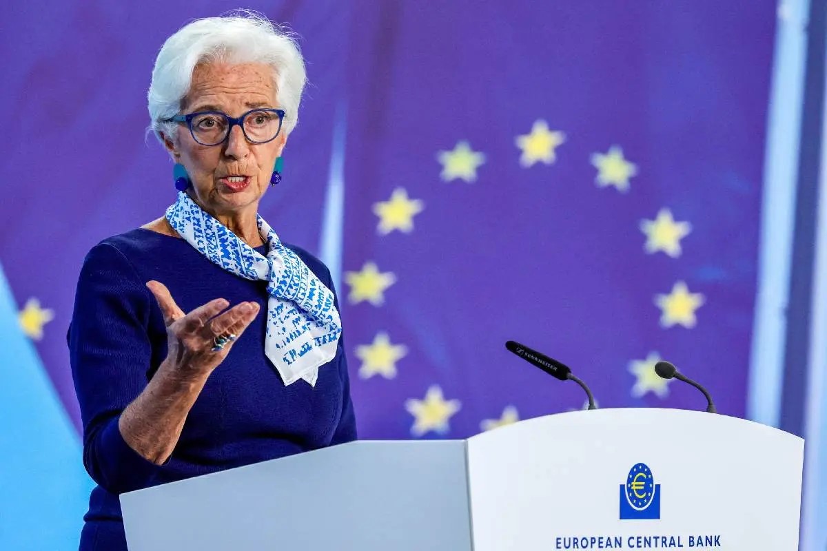 Lagarde elogia l’Italia: “Bene sui conti pubblici, vicino il 3% di deficit”