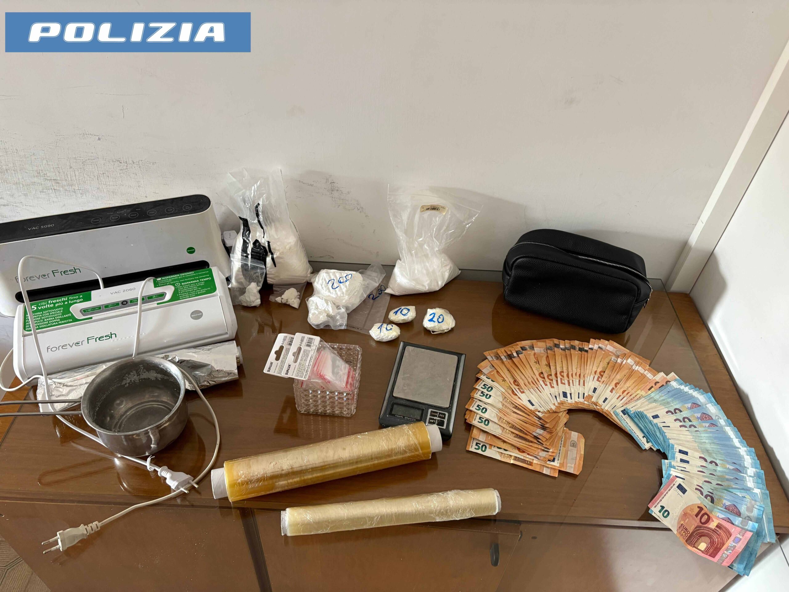 Roma, spacciava mentre era ai domiciliari: arrestato 40enne albanese