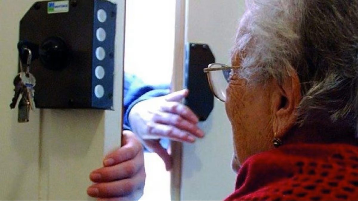 Roma, si fingevano postini per truffare gli anziani: condannati