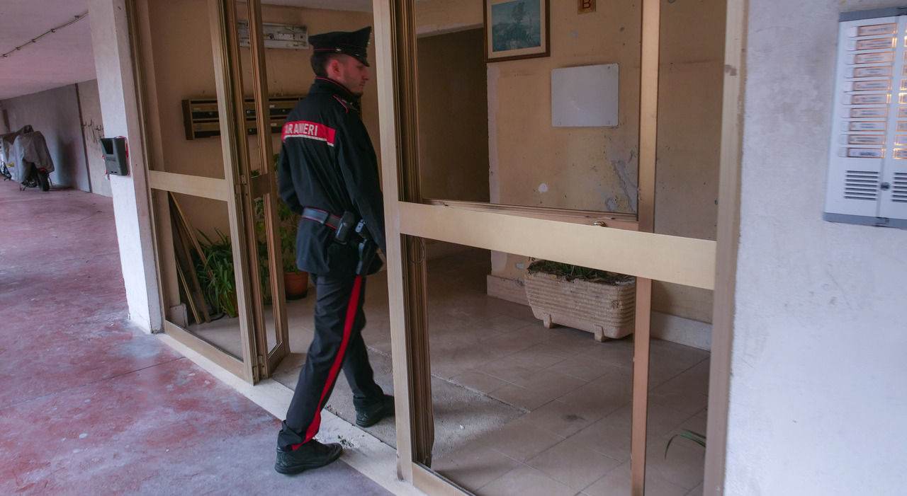 Ostia, esplosione nella notte in via della Tortuga