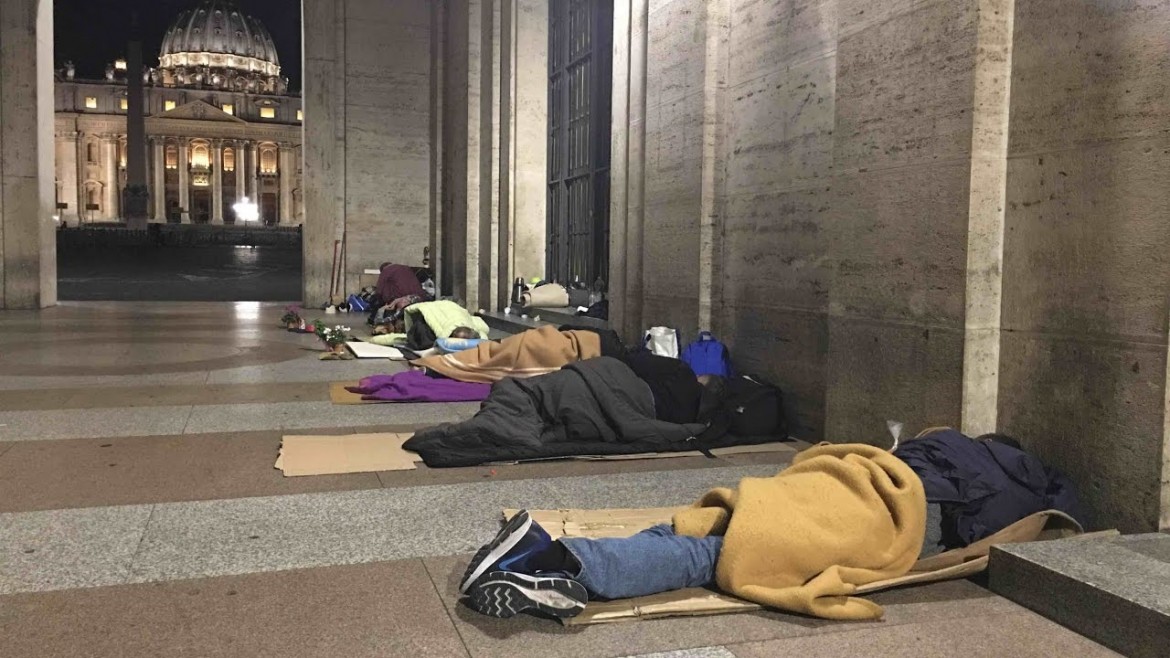 Roma, cresce il numero del clochard: +43% in 5 anni, il 62% stranieri
