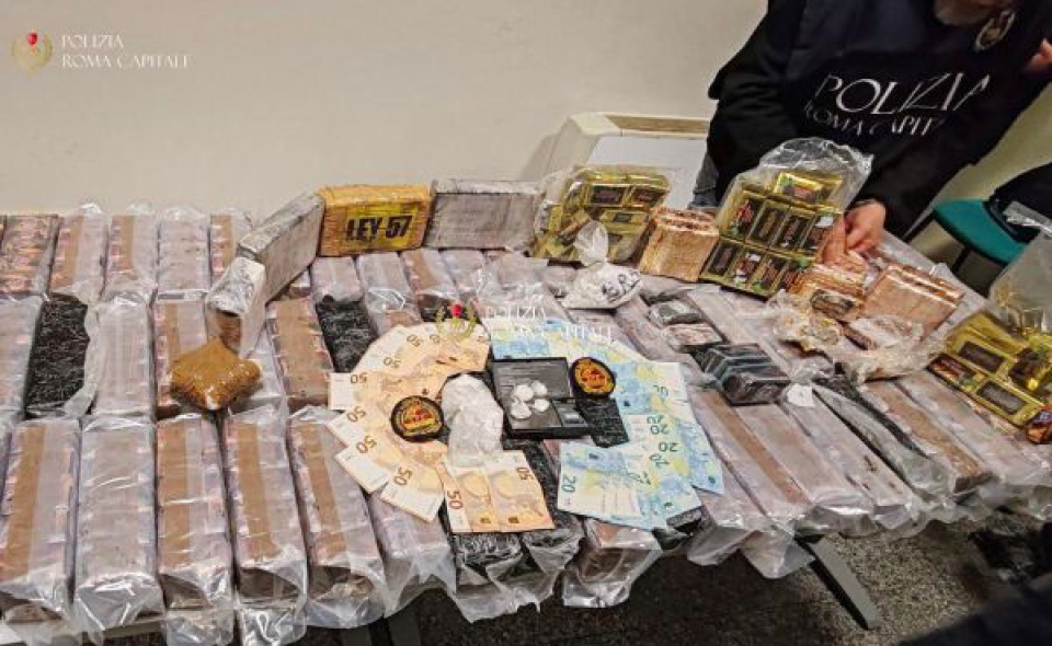 Roma, addestratore cinofilo arrestato con 170 chili di stupefacenti