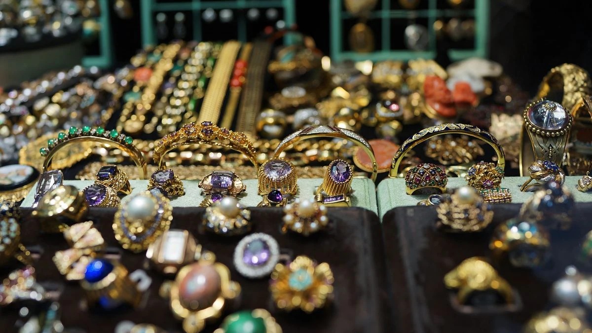 Roma, colpo lampo in gioielleria all’Appio Latino: 20mila euro di bottino