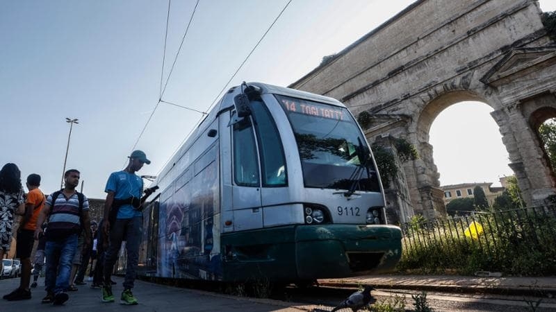 Roma, lavori notturni a Porta Maggiore per migliorare la rete tranviaria