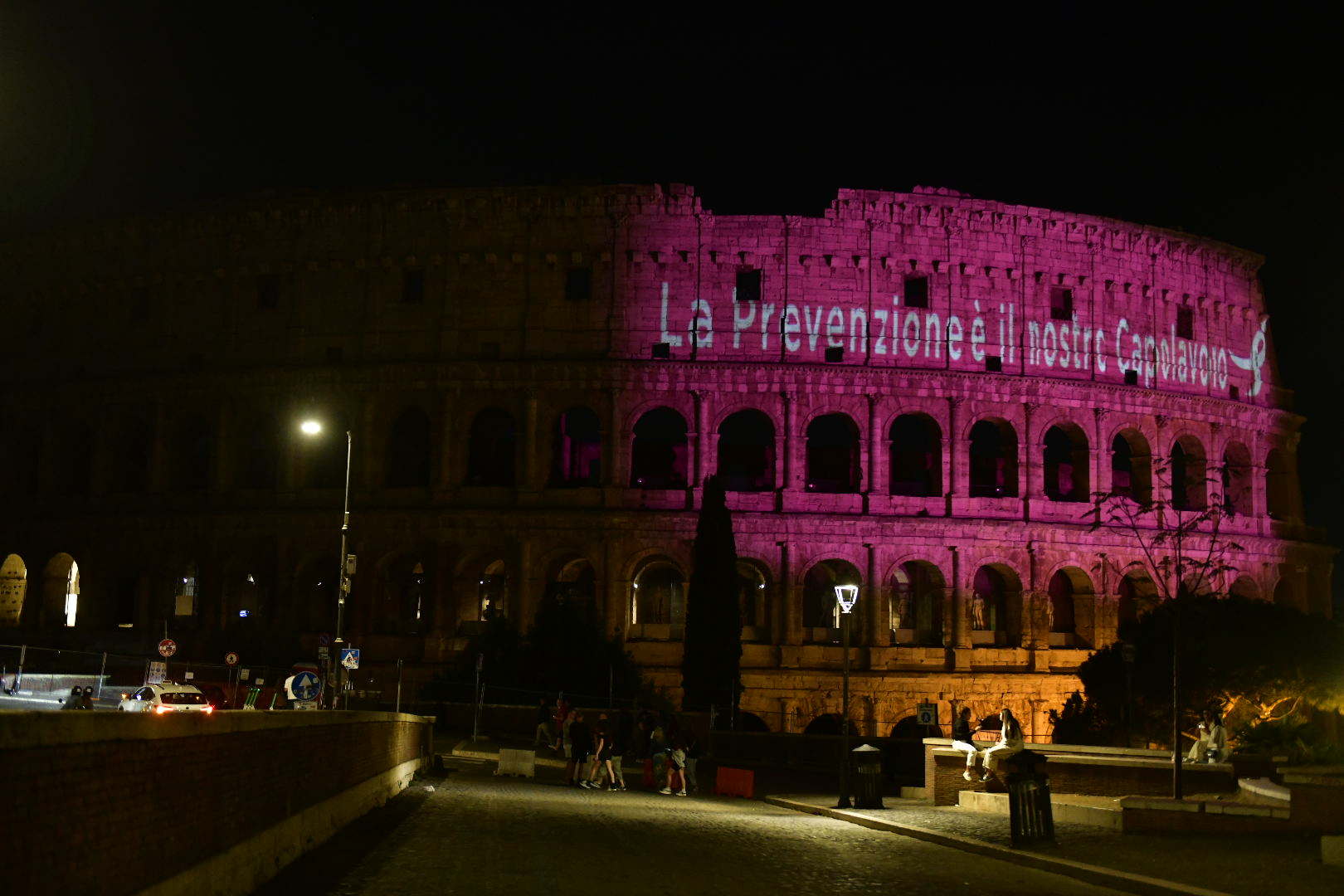Komen Italia, il Colosseo tinto di rosa per la lotta contro i tumori al seno