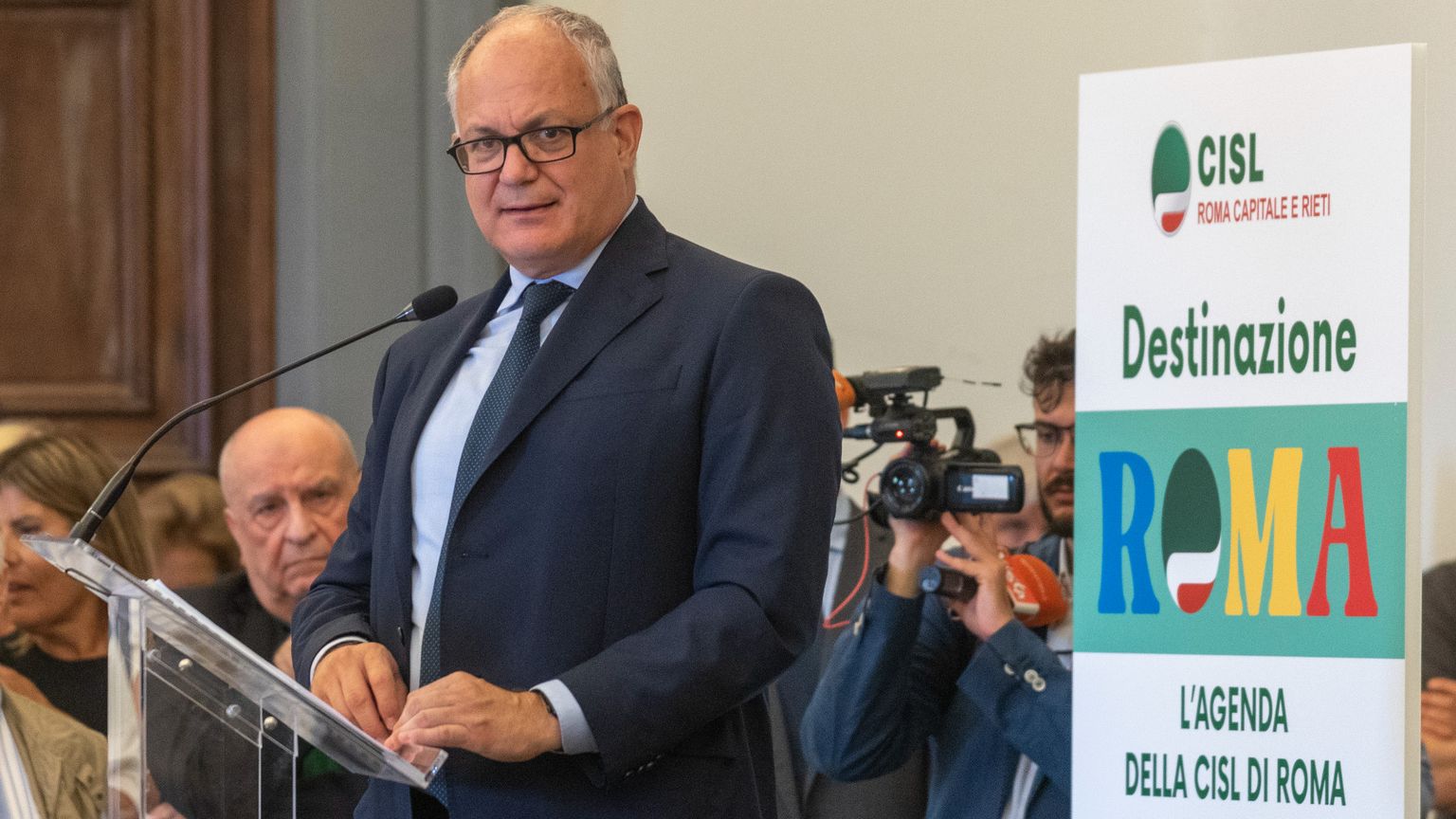 Minacce al sindaco Gualtieri: cellulare trovato in carcere a Frosinone