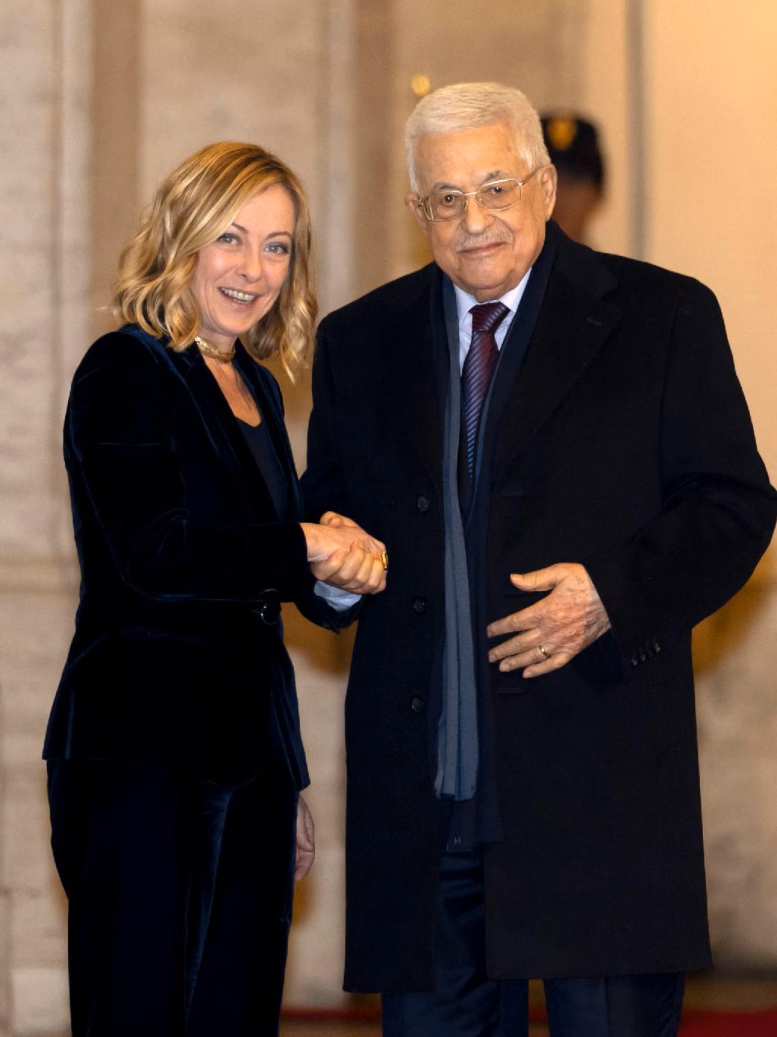 Meloni incontra Abu Mazen e rivendica il ruolo dell’Italia nella crisi di Gaza