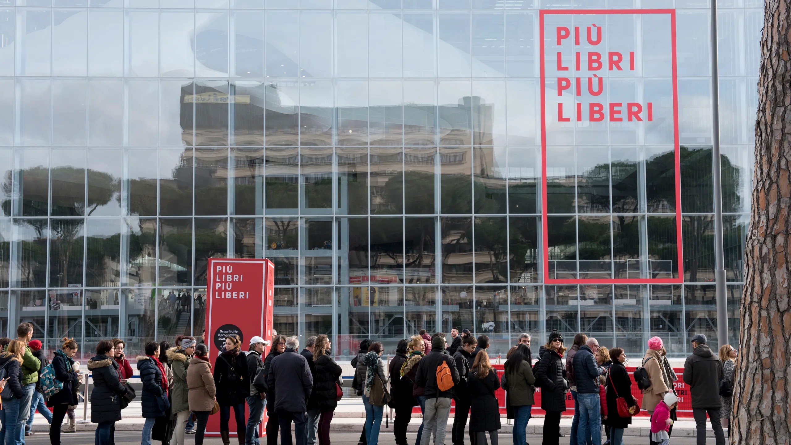 Bufera a Più Libri Più Liberi, appello di 89 autori contro “Passaggio al Bosco”