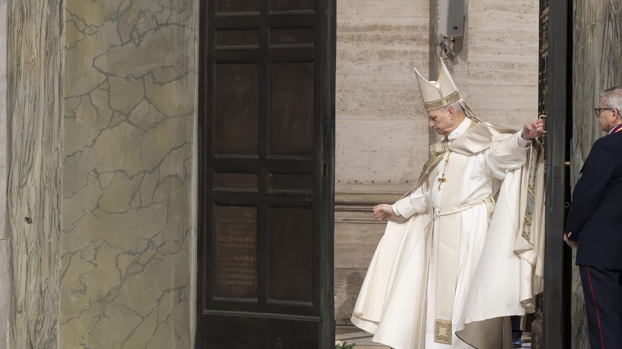 Leone XIV ha chiuso la Porta Santa di San Pietro: cala il sipario sul Giubileo