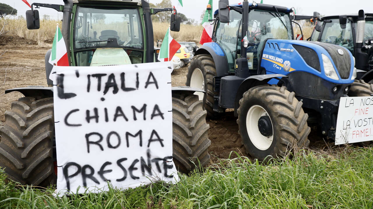Roma, la rabbia degli agricoltori contro l’UE e l’accordo Mercosur