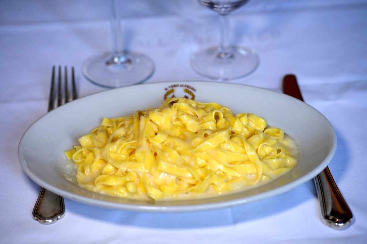Oggi è il Fettuccine Alfredo day, il piatto che unisce Roma agli USA