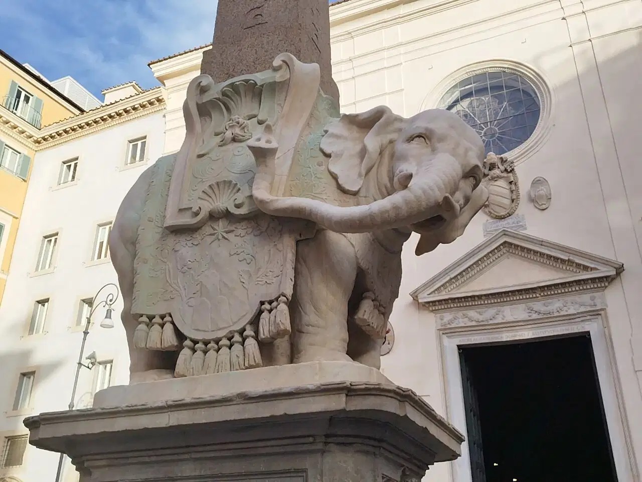 Roma, vandalizzato l’Elefantino del Bernini di piazza della Minerva