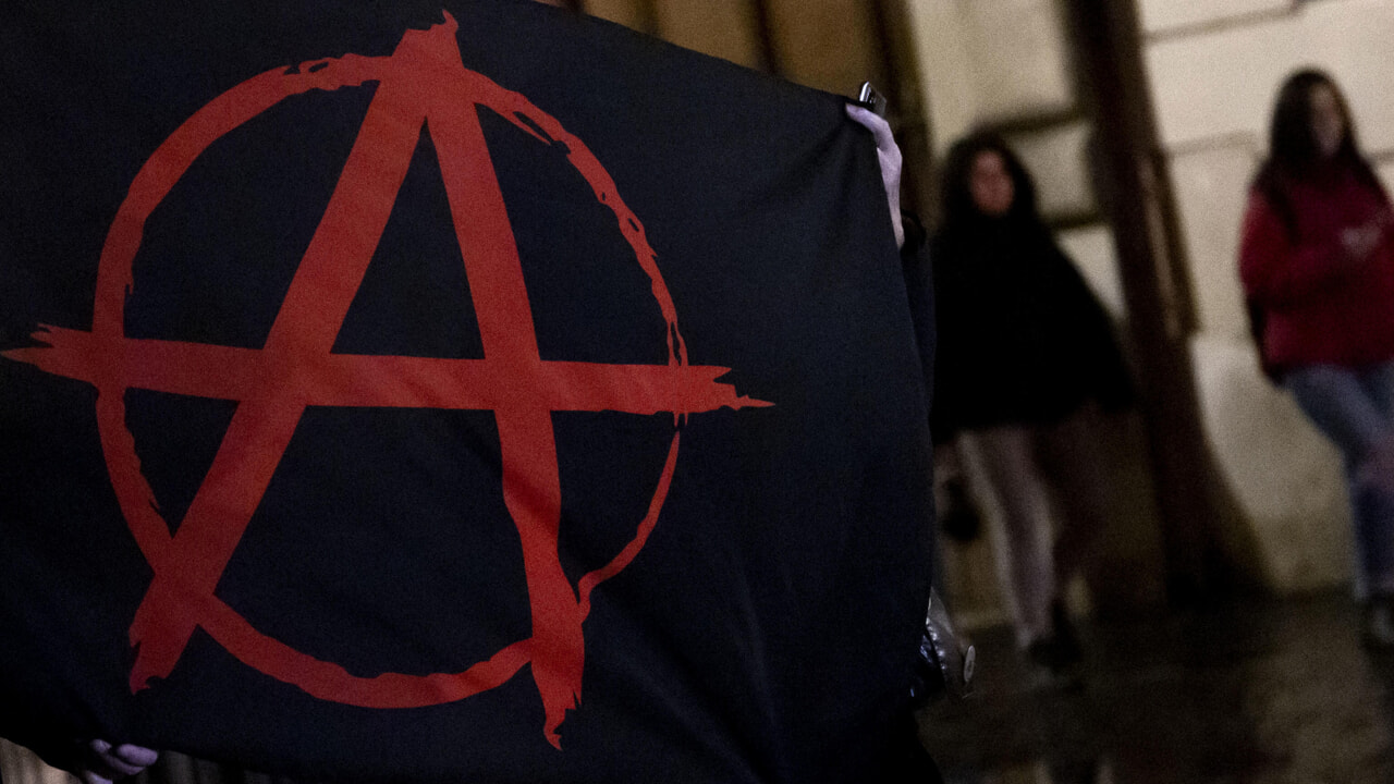 Roma, allerta anarchica dopo la tragedia di via delle Capannelle