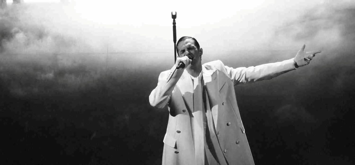 Achille Lauro incanta Roma: il ritorno trionfale al Palazzo dello Sport