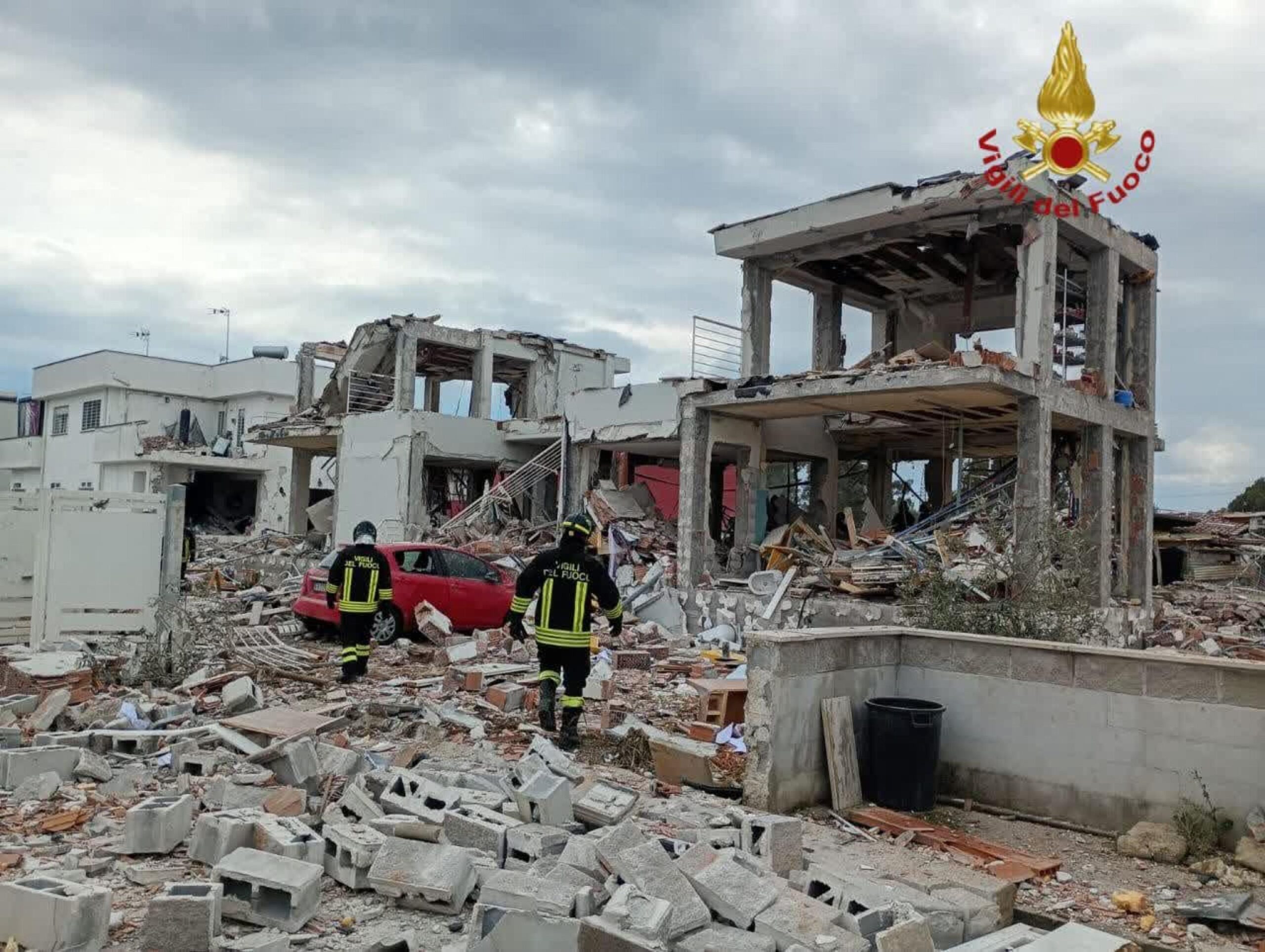 Roma, esplosione in via Tavagnasco: due anziani gravi e 29 evacuati