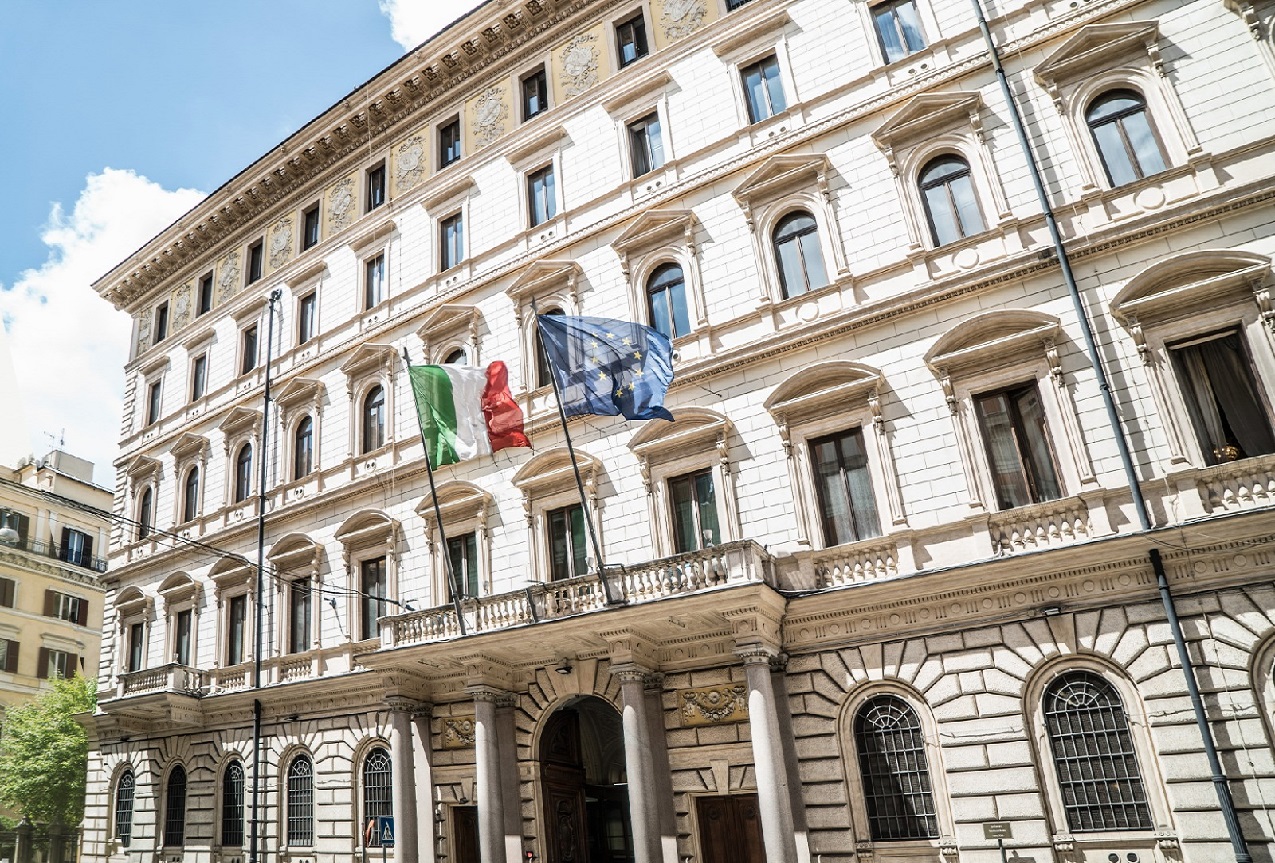 Bufera per gli appalti informatici a Roma: perquisizioni alla Difesa