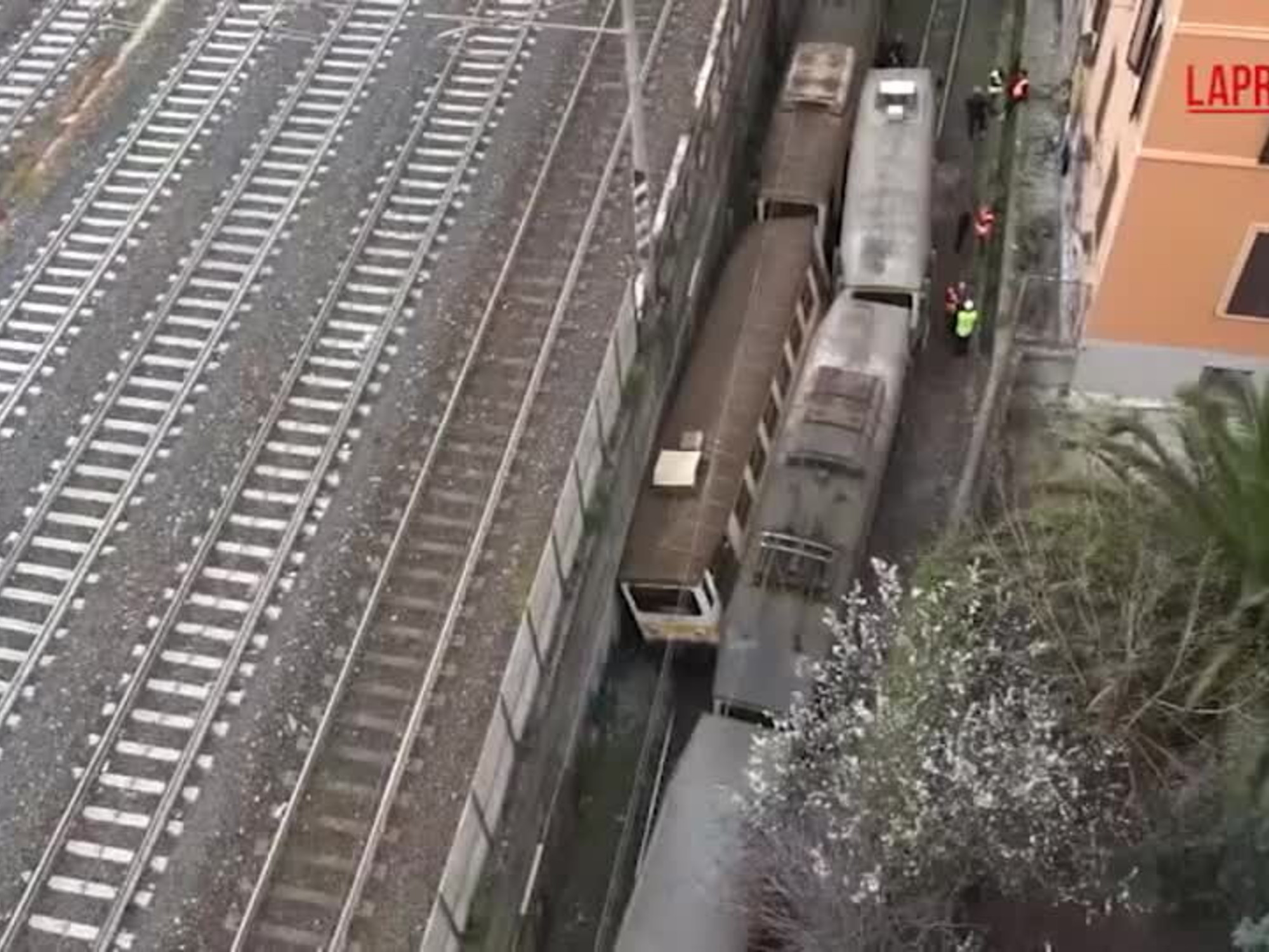 Roma, scontro tra treni Atac: paura sulla Termini-Centocelle