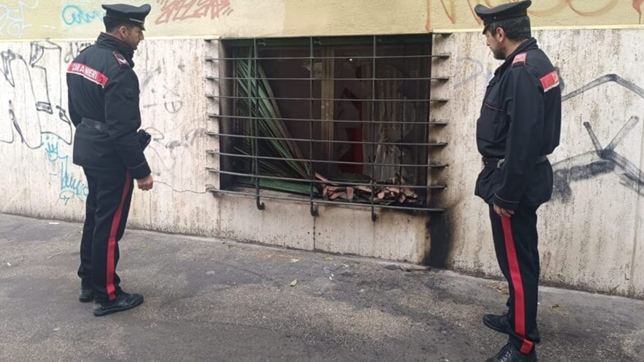 Roma-Appio Latino, bombe molotov contro la casa del figlio del boss Fragalà