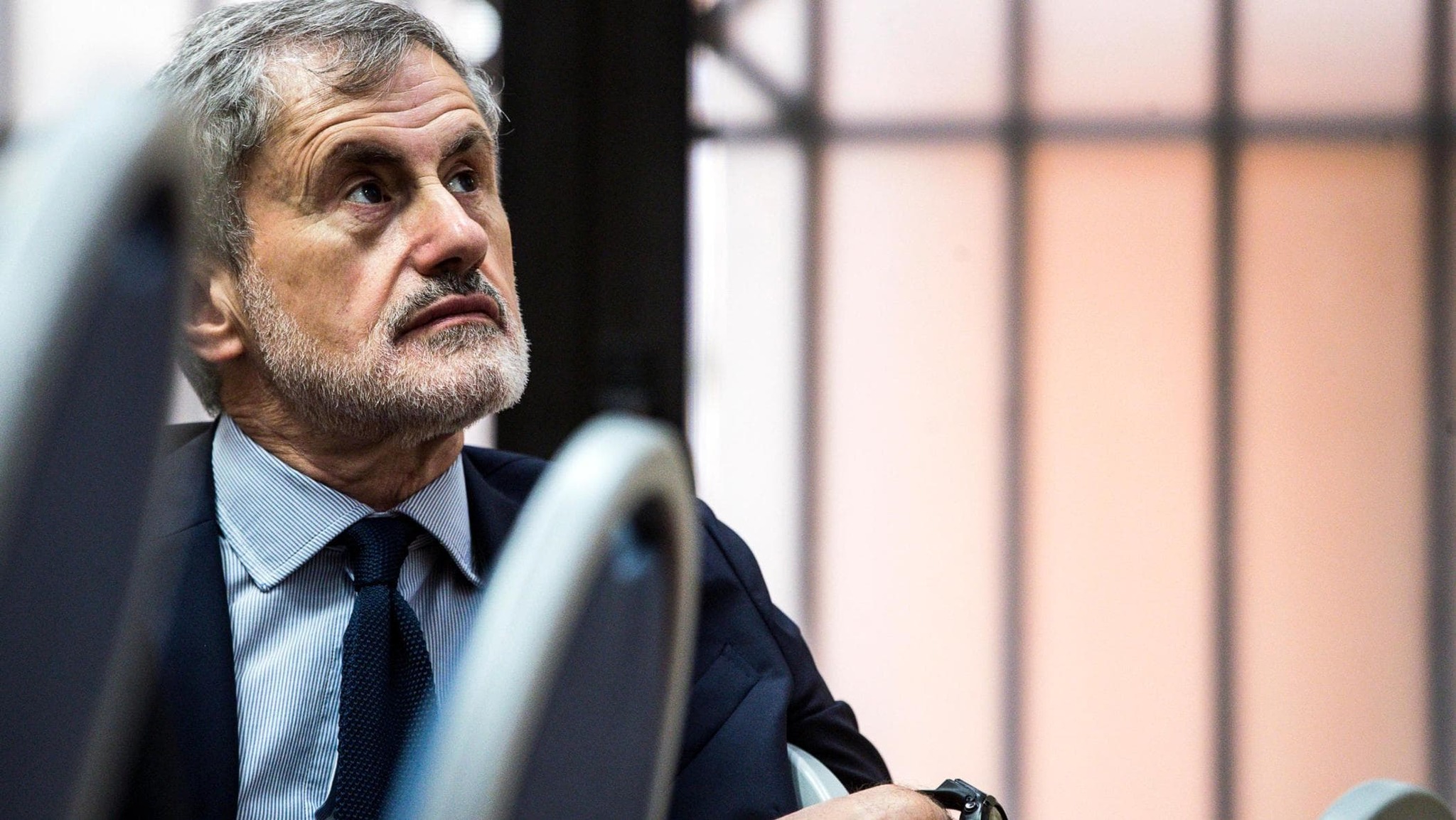 Gianni Alemanno torna libero a giugno dopo lo sconto di pena