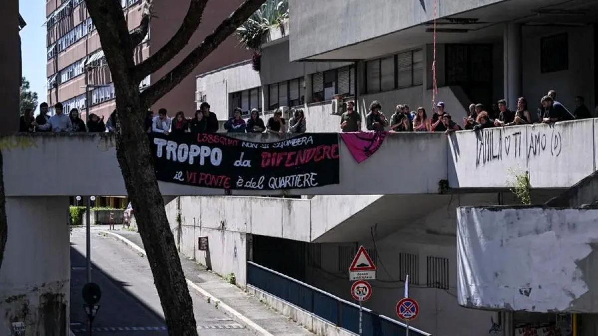 Blitz della polizia: sgomberato il centro sociale Laurentino 38