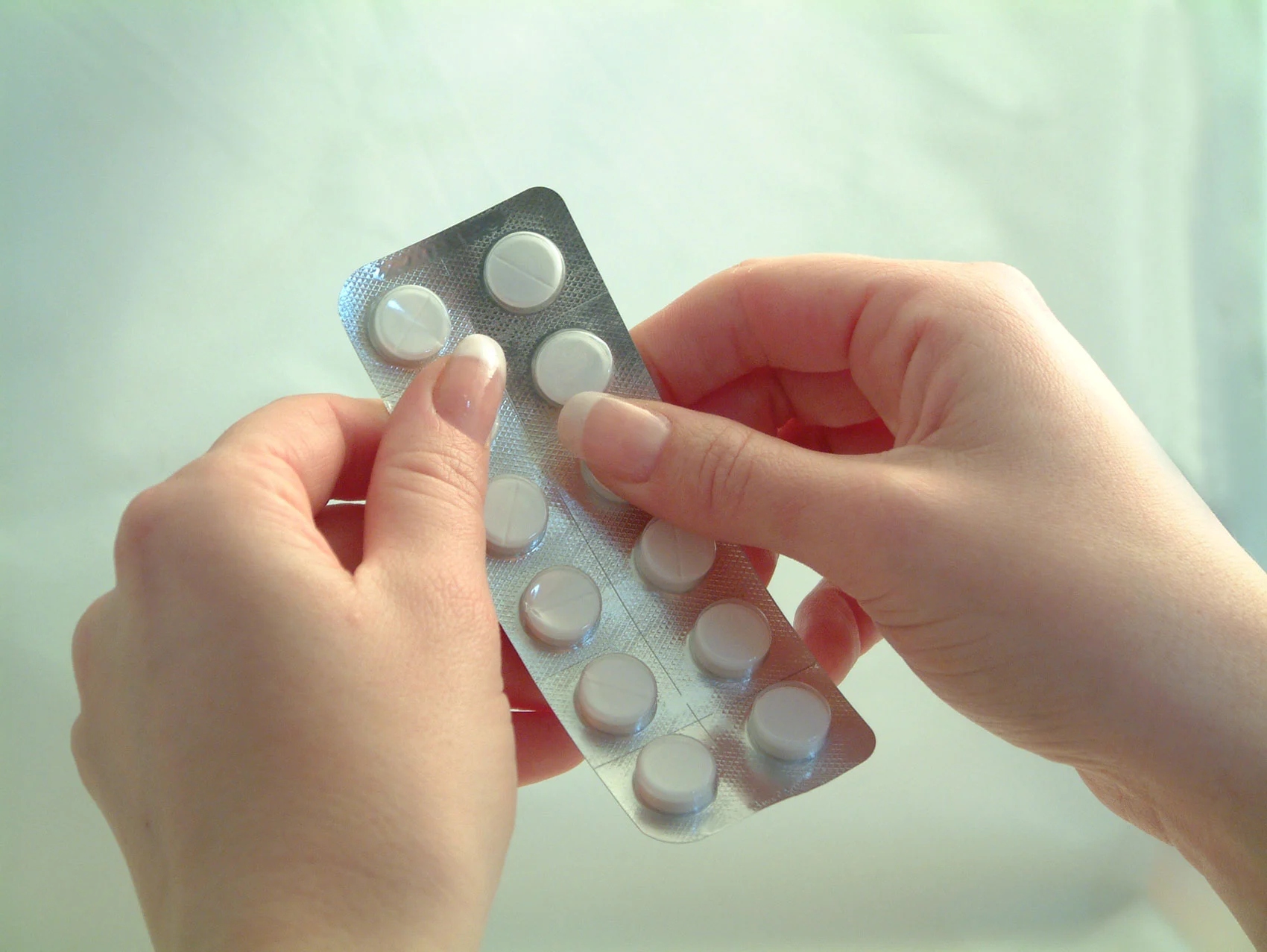 Allarme Aifa: crescono le intossicazioni da paracetamolo tra i giovani