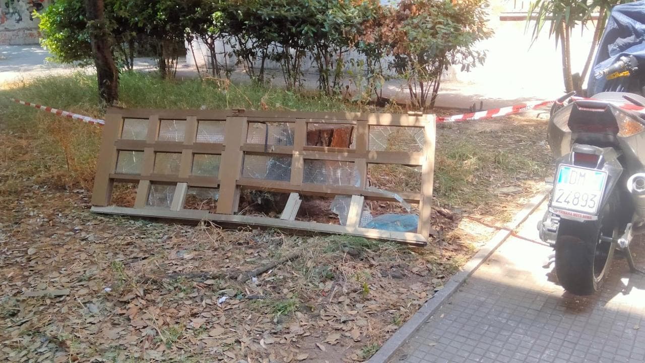 Roma, bombe carta nella notte tra Acilia e Casal Bruciato