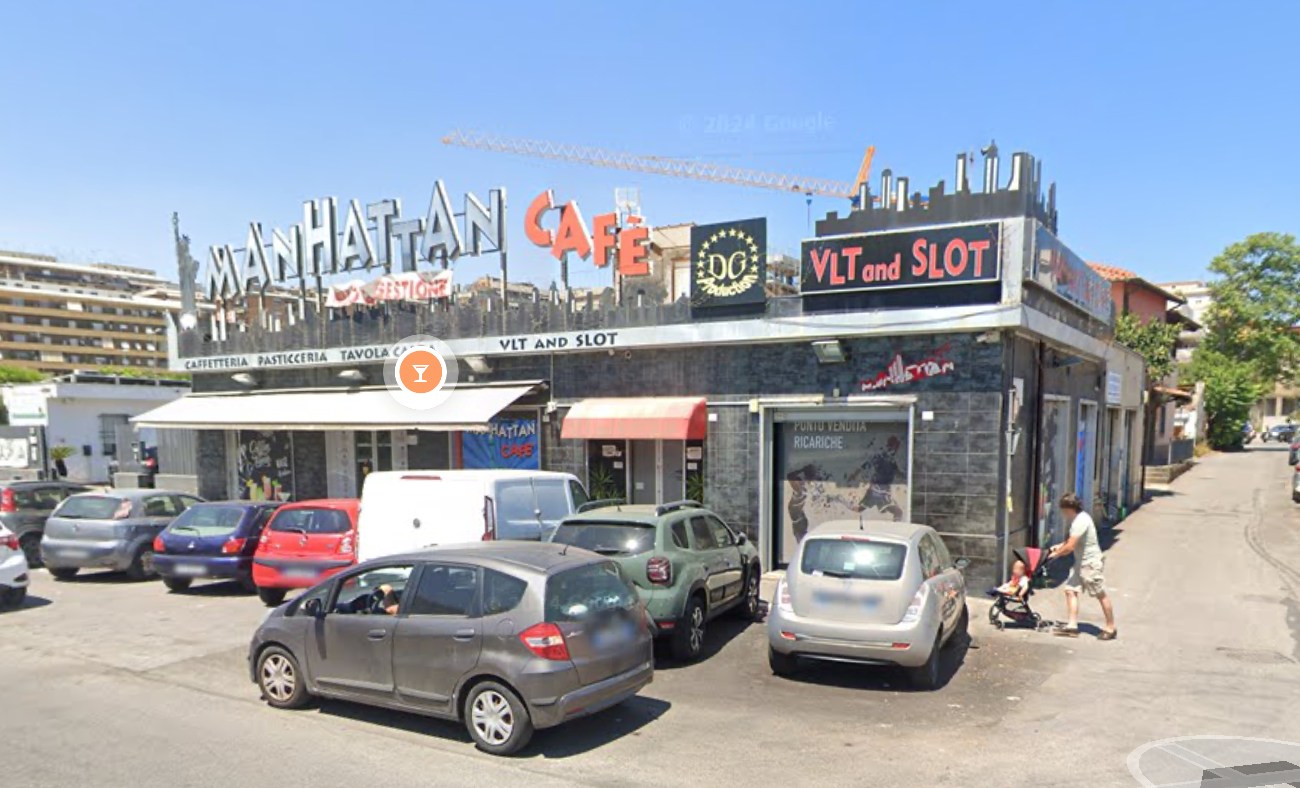 Roma, terrore sulla Tiburtina: rapina con sparatoria al Manhattan Cafè