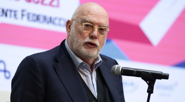 Gozzi (FederAcciai) “Abbiamo ammazzato l’industria dell’auto per inseguire l’elettrico. E tutto a vantaggio della Cina”