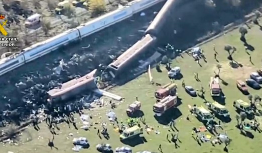Disastro ferroviario in Spagna – Le riprese aeree dopo il terribile scontro VIDEO